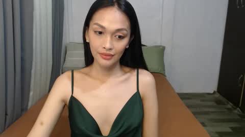 DIVINA online show from 11/19/25, 03:28