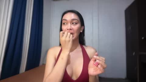 DIVINA online show from 06/19/26, 10:52