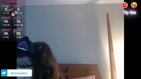 Snapshot of divinaaclaire chatting on 11/01/25, 12:01 Divina Claire online show from 11/01/25, 12:01