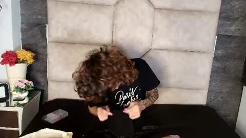 DIVINE online show from 06/16/26, 09:17