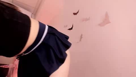 AKITA MEW MEW Follow  online show from 10/25/25, 06:32
