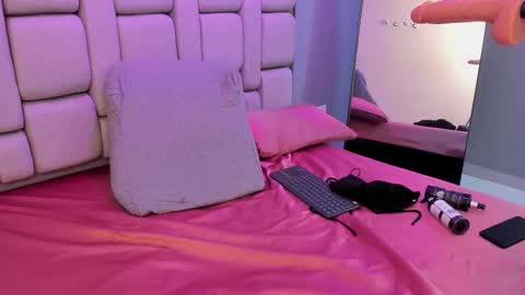 Snapshot of divine_sin chatting on 11/11/25, 07:58 divine_sin online show from 11/11/25, 07:58