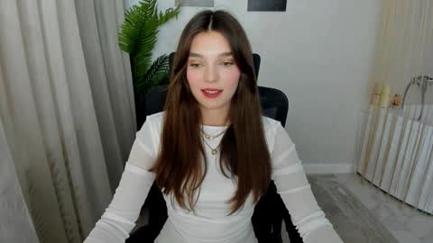 Snapshot of divineamour chatting on 11/18/25, 12:31 Hannah online show from 11/18/25, 12:31