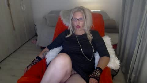 Alexxa online show from 05/20/26, 12:17