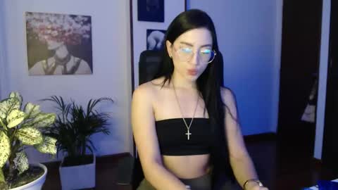 Snapshot of divineisis chatting on 10/30/25, 10:06 Hera online show from 10/30/25, 10:06