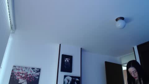 Snapshot of divineisis chatting on 11/18/25, 12:31 Hera online show from 11/18/25, 12:31