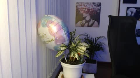 Snapshot of divineisis chatting on 12/03/25, 10:02 Hera online show from 12/03/25, 10:02