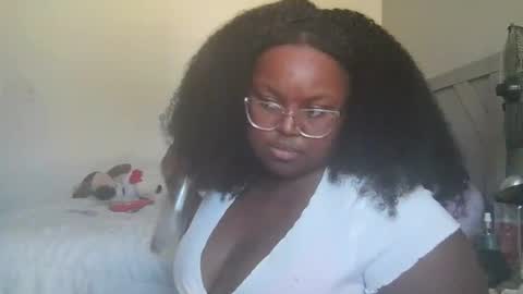 Snapshot of divinenicole22 chatting on 11/17/25, 06:03 divinenicole22 online show from 11/17/25, 06:03