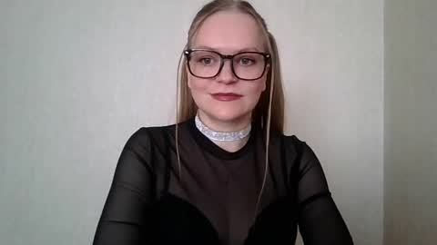 Snapshot of dixie_bangbang chatting on 04/17/26, 01:47 dixie_bangbang online show from 04/17/26, 01:47