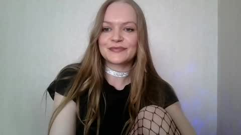 Snapshot of dixie_bangbang chatting on 04/26/26, 01:42 dixie_bangbang online show from 04/26/26, 01:42