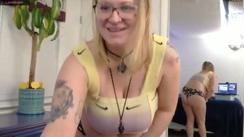 dixie_comanche online show from 01/12/26, 12:27