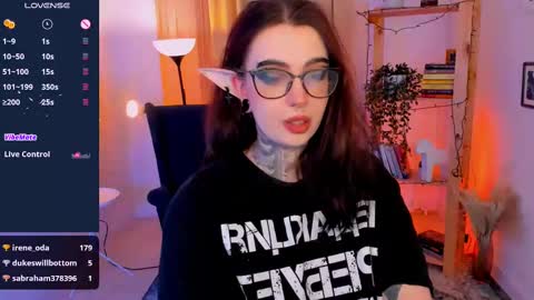 dixipixi_ online show from 02/09/25, 11:58