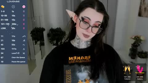 dixipixi_ online show from 10/09/25, 05:49