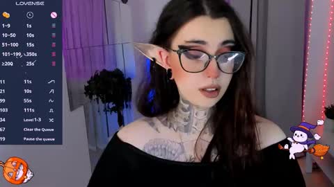 dixipixi_ online show from 11/06/25, 06:25