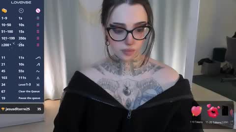 dixipixi_ online show from 03/26/26, 05:57