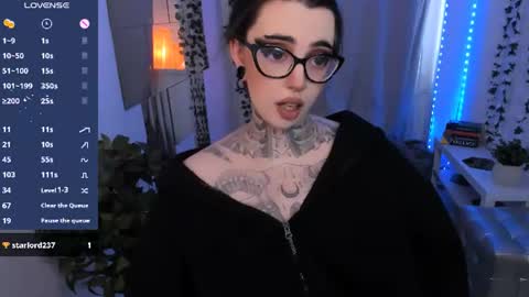 dixipixi_ online show from 06/12/26, 07:40