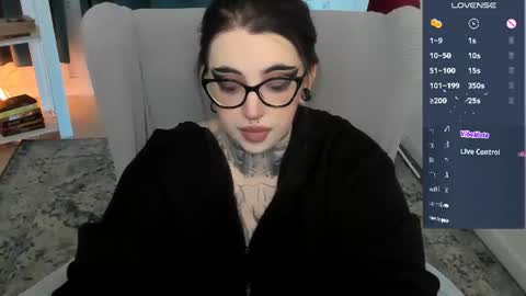 dixipixi_ online show from 06/14/26, 05:31
