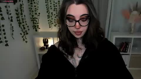 dixipixi_ online show from 07/04/26, 10:21