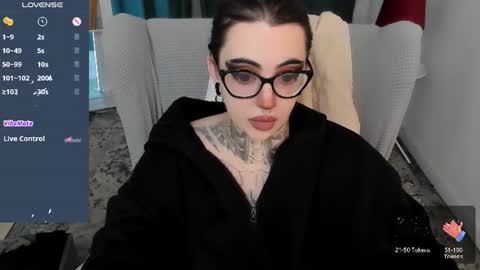 dixipixi_ online show from 07/05/26, 10:22