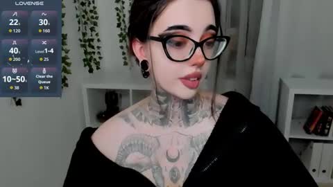 dixipixi_ online show from 07/10/26, 06:28