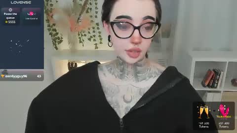 dixipixi_ online show from 07/17/26, 05:58