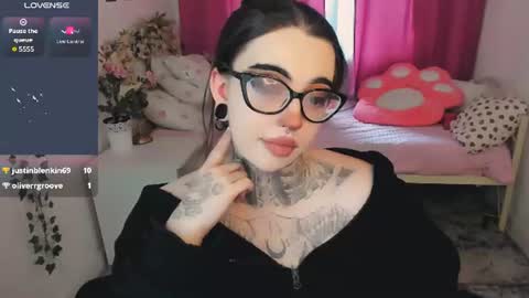 dixipixi_ online show from 07/24/26, 06:11