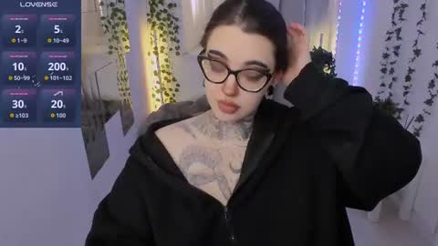 dixipixi_ online show from 07/26/26, 05:37