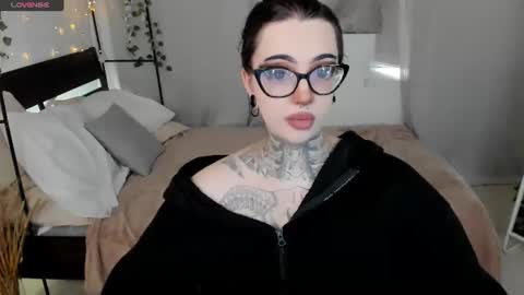 dixipixi_ online show from 07/30/26, 10:36