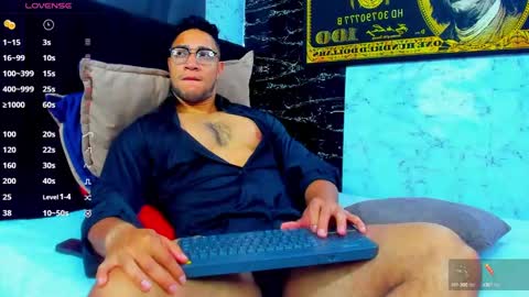 Snapshot of dixon_ray_ chatting on 09/22/25, 12:23 Dixon online show from 09/22/25, 12:23