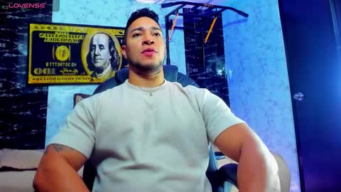 Snapshot of dixon_ray_ chatting on 10/17/25, 12:58 Dixon online show from 10/17/25, 12:58