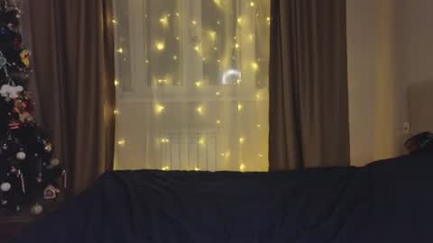 Alise I  online show from 01/21/25, 08:43