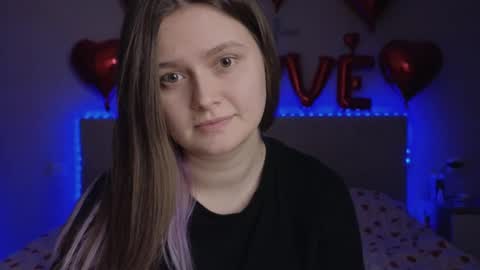 Alise I  online show from 02/12/25, 11:41