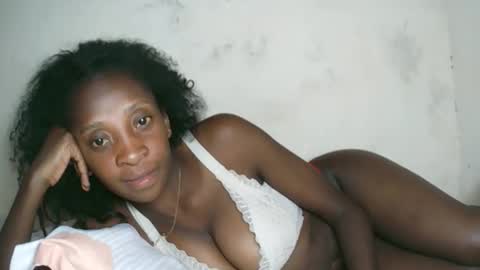 Snapshot of djamellah chatting on 04/10/26, 10:47 djamellah online show from 04/10/26, 10:47