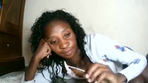 Snapshot of djamellah chatting on 05/21/26, 10:55 djamellah online show from 05/21/26, 10:55