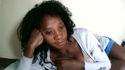 Snapshot of djamellah chatting on 06/11/26, 02:00 djamellah online show from 06/11/26, 02:00