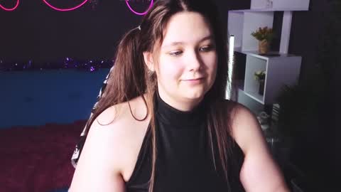 Snapshot of djennapalme chatting on 01/05/25, 10:10 Jenia online show from 01/05/25, 10:10