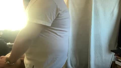 Snapshot of djfreeque chatting on 10/18/25, 06:52 djfreeque online show from 10/18/25, 06:52