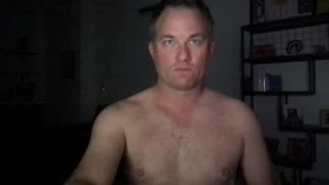 Snapshot of djswpyv chatting on 09/10/25, 02:22 TriflinYoBitch online show from 09/10/25, 02:22