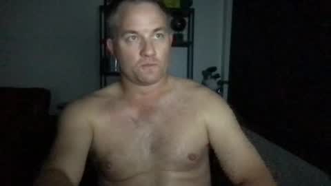 Snapshot of djswpyv chatting on 10/15/25, 07:41 TriflinYoBitch online show from 10/15/25, 07:41