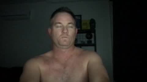 Snapshot of djswpyv chatting on 10/22/25, 04:02 TriflinYoBitch online show from 10/22/25, 04:02