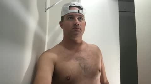 Snapshot of djswpyv chatting on 11/05/25, 09:31 TriflinYoBitch online show from 11/05/25, 09:31