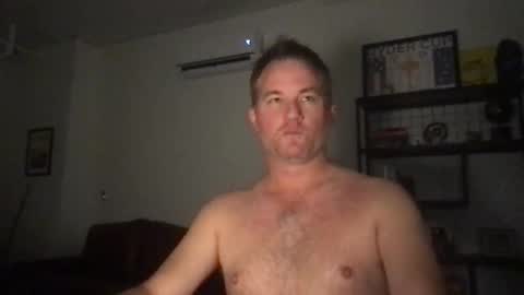 Snapshot of djswpyv chatting on 11/11/25, 09:09 TriflinYoBitch online show from 11/11/25, 09:09