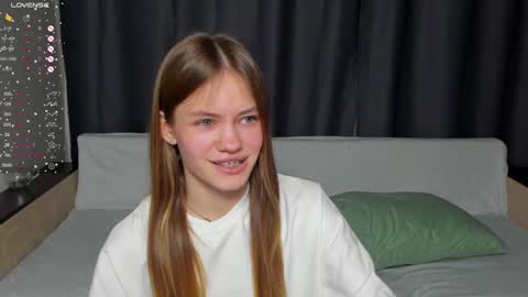 Snapshot of do_dick chatting on 01/25/25, 05:40 Polly and Kiriko online show from 01/25/25, 05:40