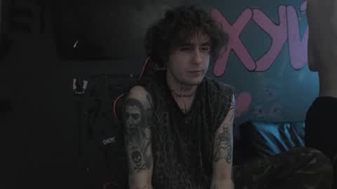 Snapshot of doenits chatting on 10/15/25, 05:51 doenits online show from 10/15/25, 05:51