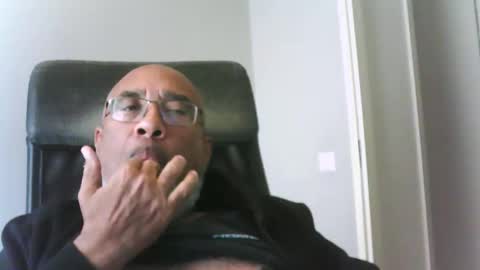 Snapshot of dofrank969 chatting on 11/06/25, 09:54 dofrank969 online show from 11/06/25, 09:54