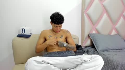 Snapshot of dogan_renz0 chatting on 06/11/26, 07:56 Dogan online show from 06/11/26, 07:56