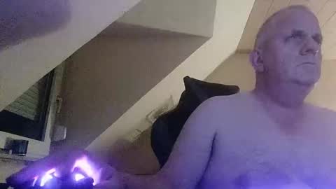 doggy2629 online show from 10/29/25, 07:59