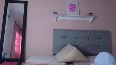 Dolce online show from 11/24/25, 01:00