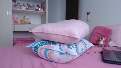 Snapshot of dolcevainin chatting on 11/29/25, 03:59 Dolcevainin online show from 11/29/25, 03:59