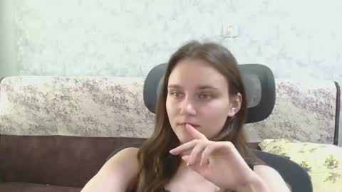 dolcezza_ online show from 07/28/26, 11:17